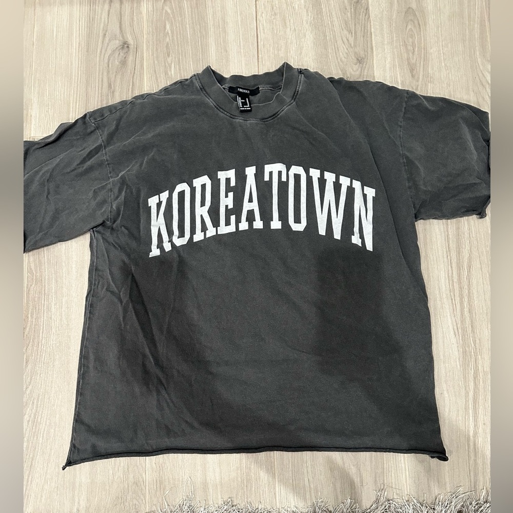 Forever 21 Korea Town T shirt